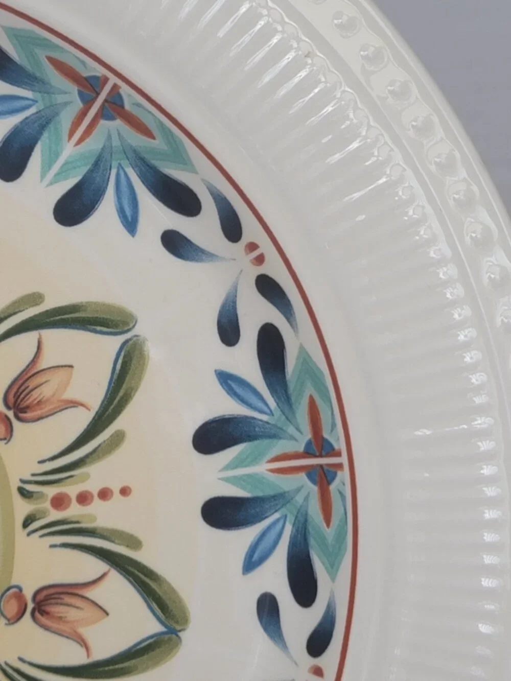 Pier 1 Imports ATHENA Embossed Rim Geometric Floral Pattern Dinner Plate 11 in